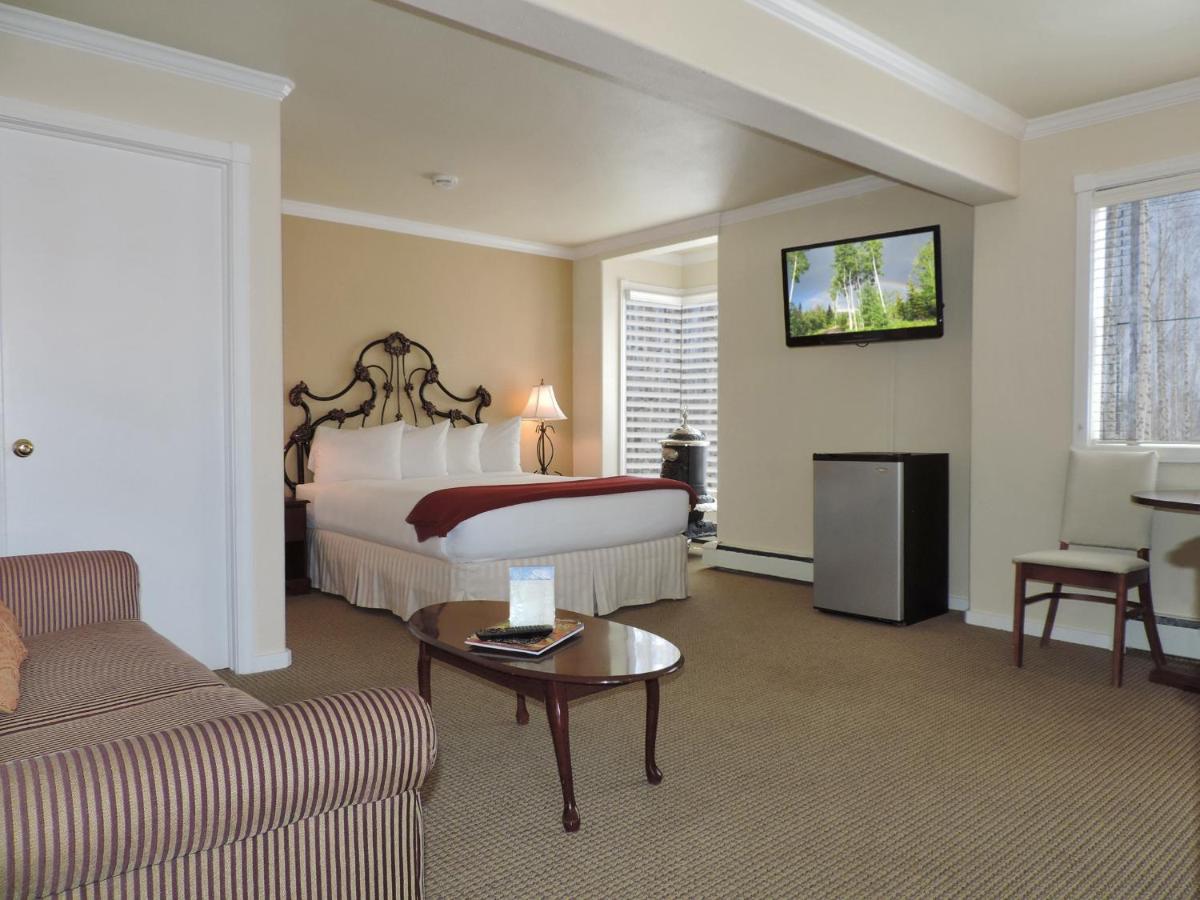Superior Single Room at The Victorian Inn