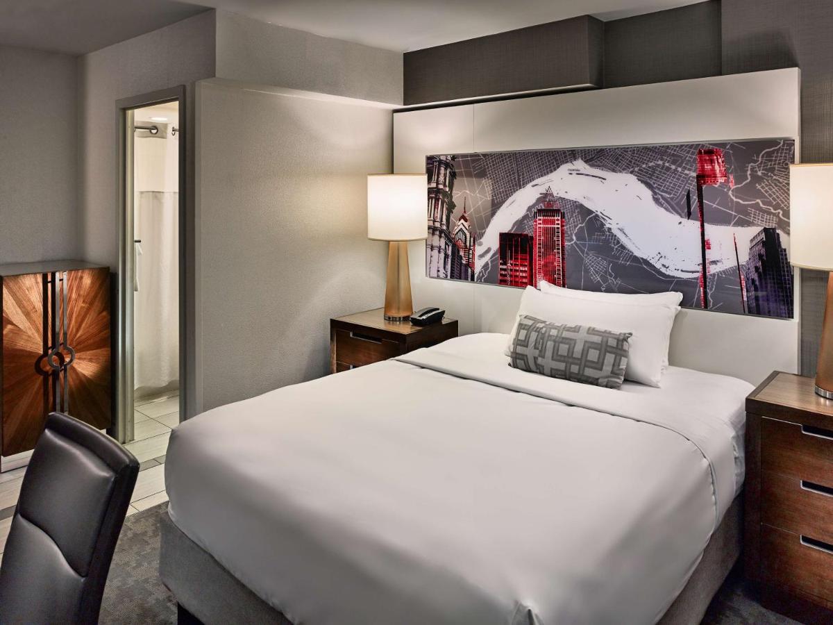 Petite Room with 1 Queen Bed at Sonesta Philadelphia Rittenhouse Square