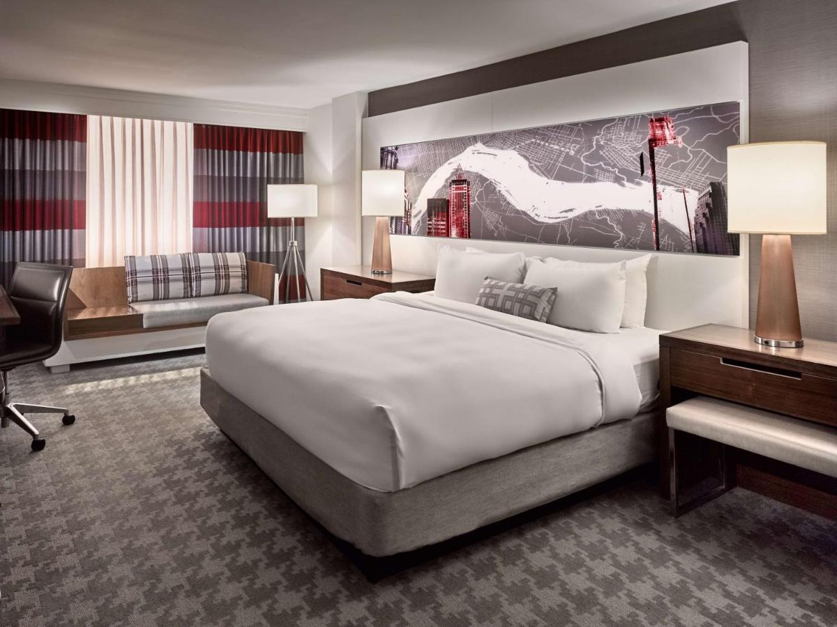 Deluxe Room with 1 King bed at Sonesta Philadelphia Rittenhouse Square