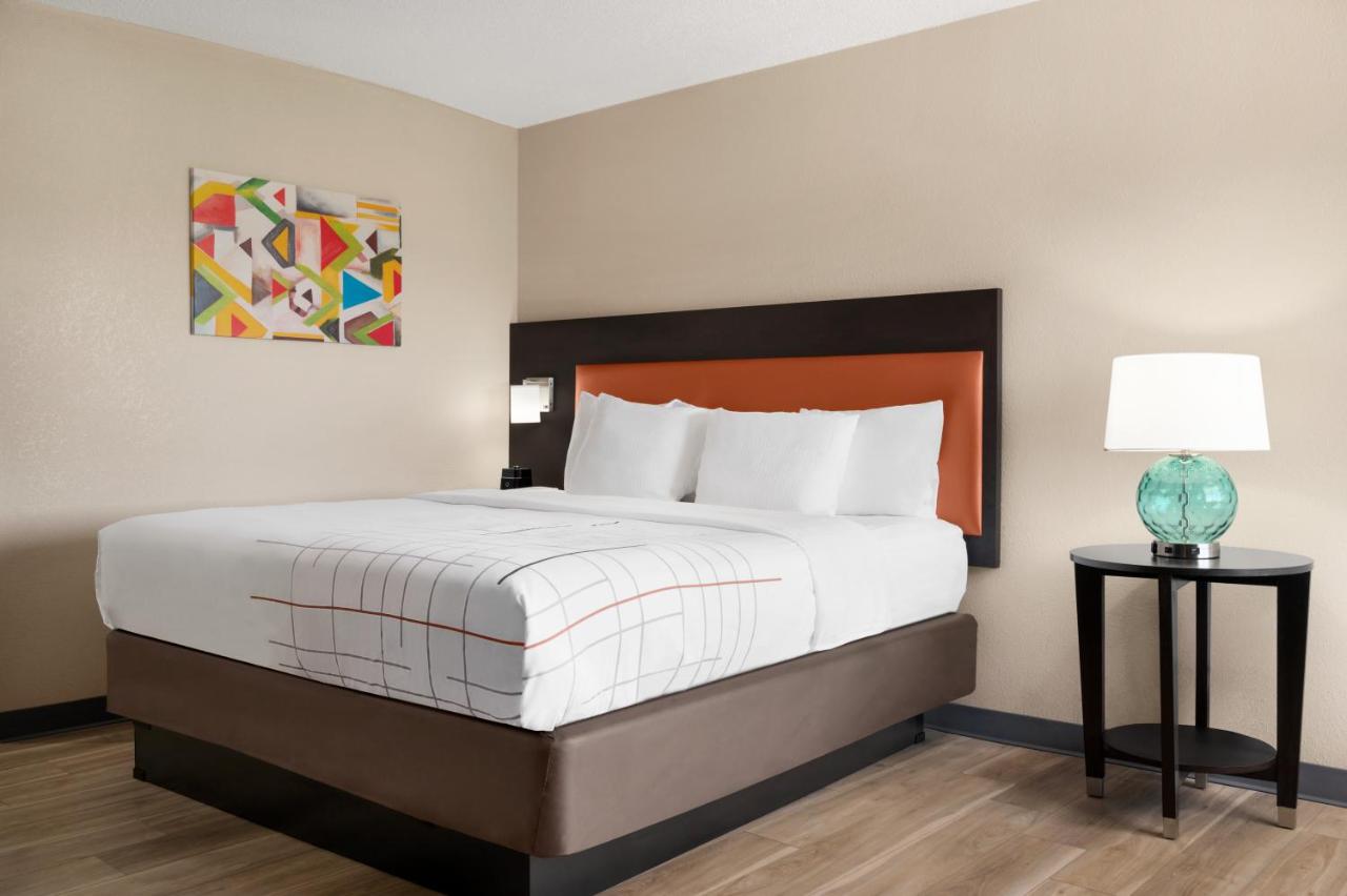 Executive King Room at La Quinta Inn by Wyndham Columbus Dublin