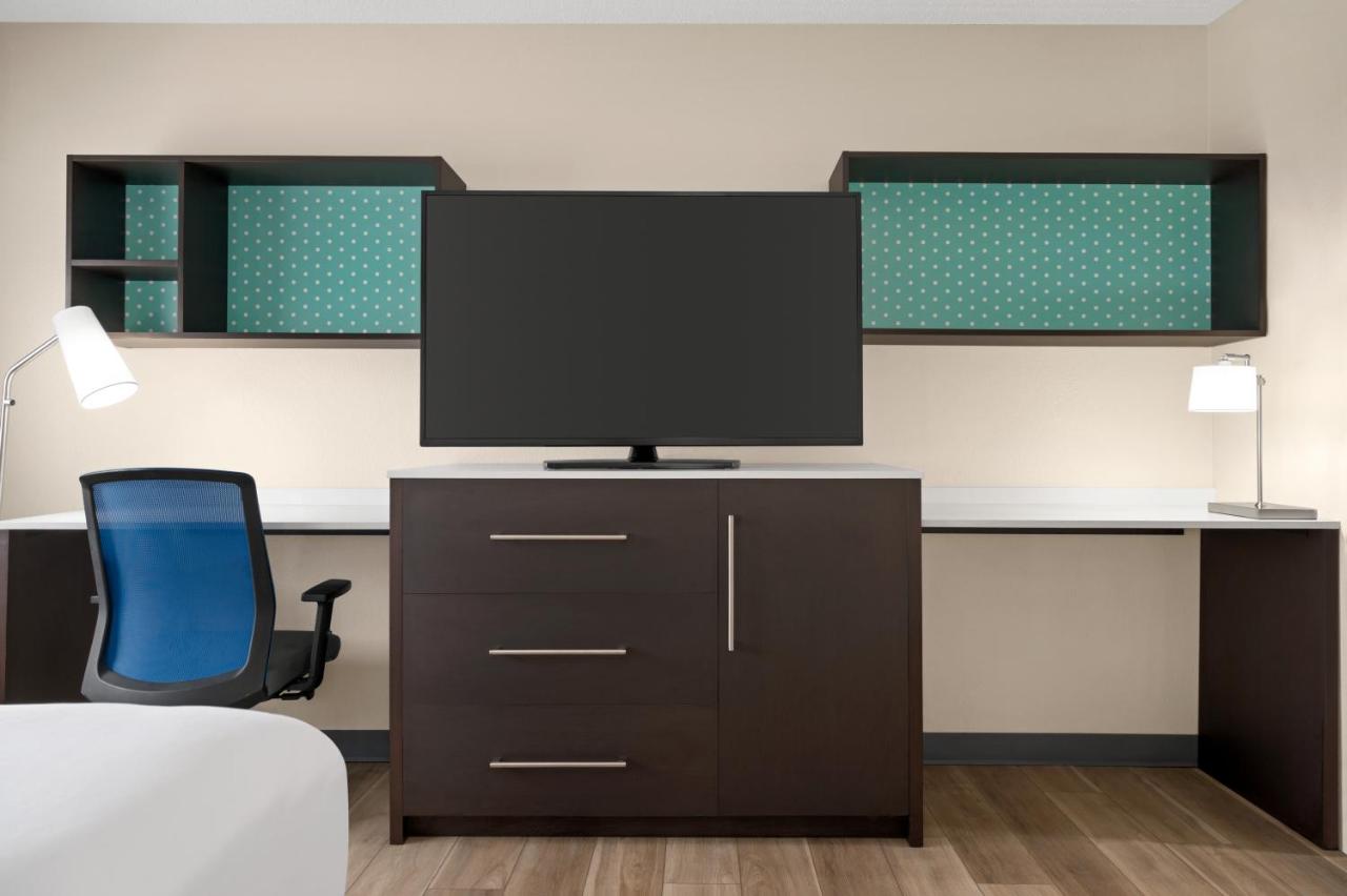 Deluxe Double Room with Two Double Beds at La Quinta Inn by Wyndham Columbus Dublin