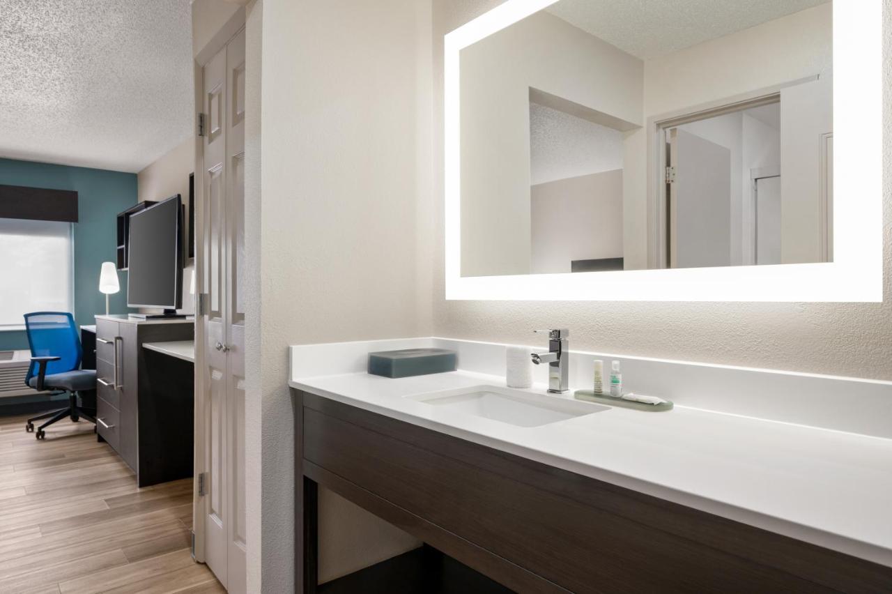 Deluxe Double Room with Two Double Beds at La Quinta Inn by Wyndham Columbus Dublin