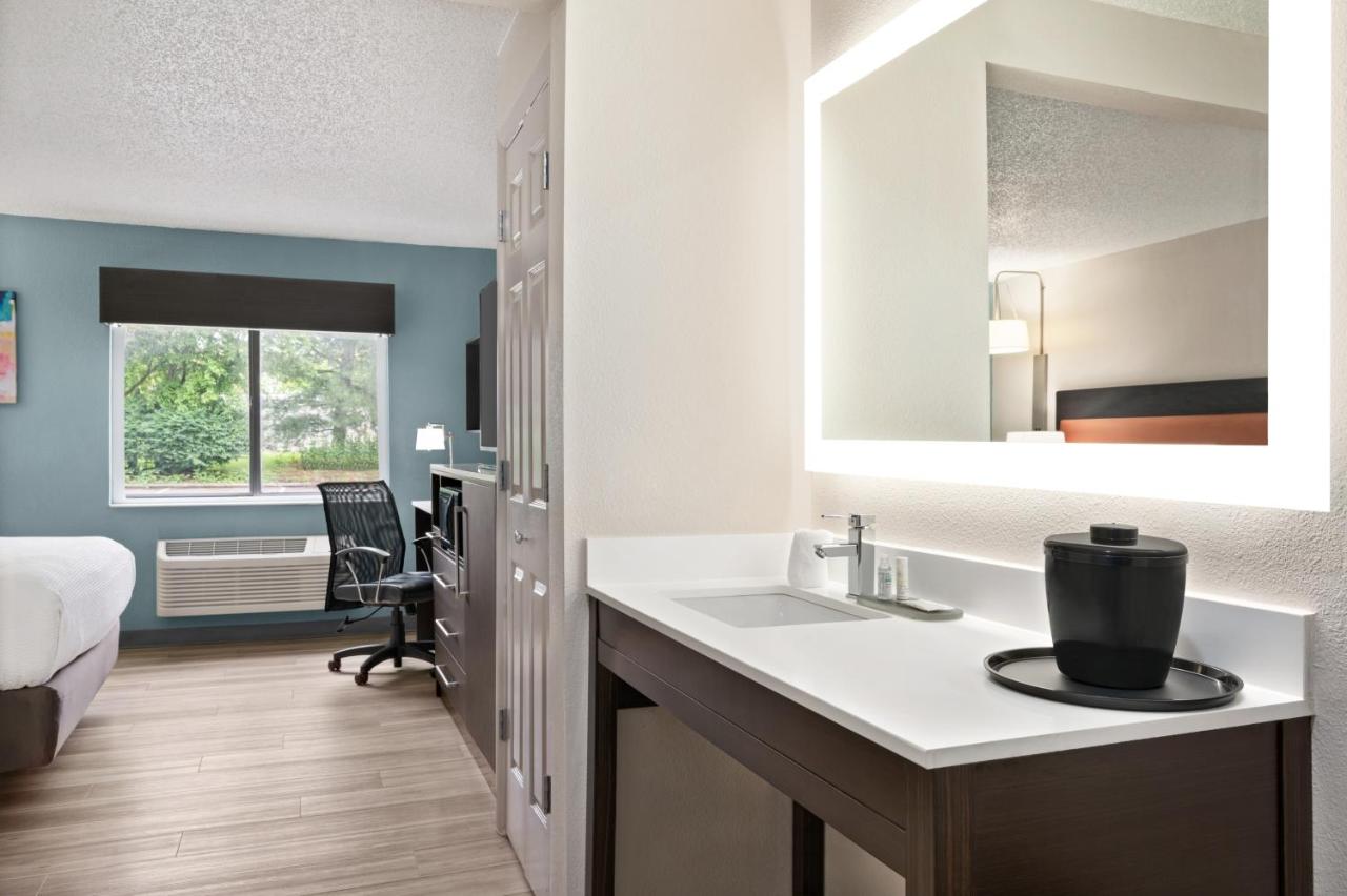 Double Room - Disability Access at La Quinta Inn by Wyndham Columbus Dublin