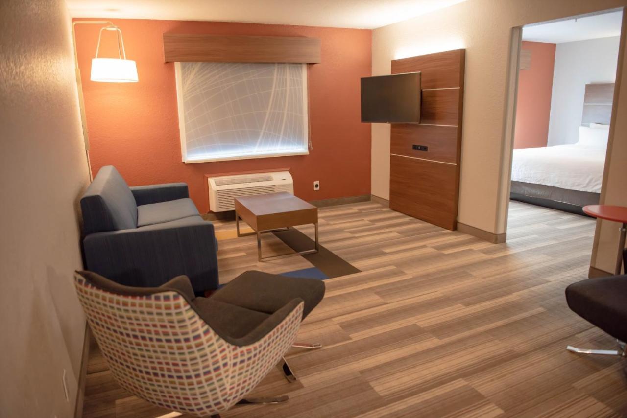 King Room - Non-Smoking at Holiday Inn Express Winfield by IHG