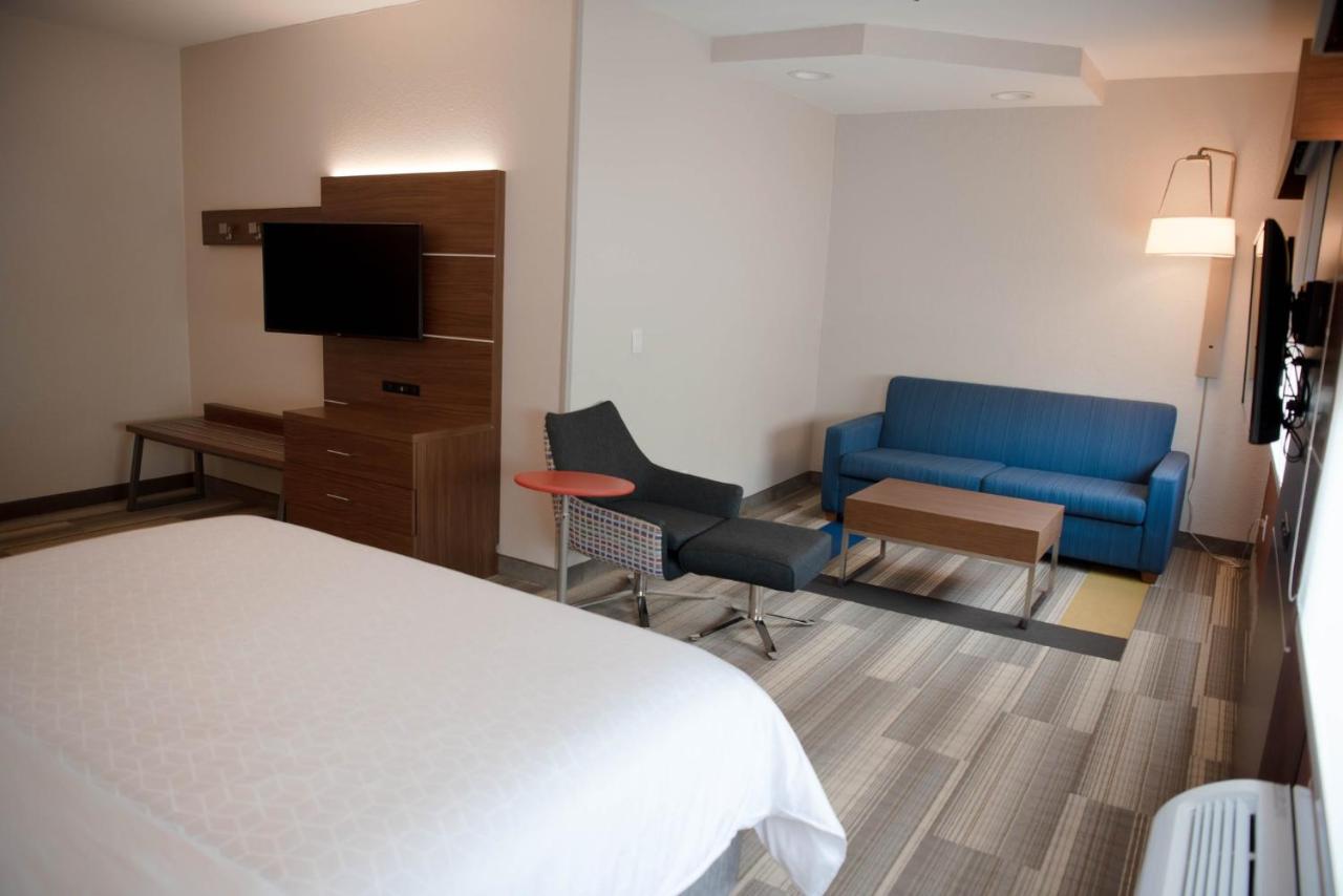 King Suite - Non-Smoking at Holiday Inn Express Winfield by IHG