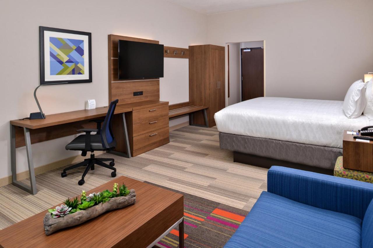 King Suite - Non-Smoking at Holiday Inn Express & Suites West Melbourne by IHG