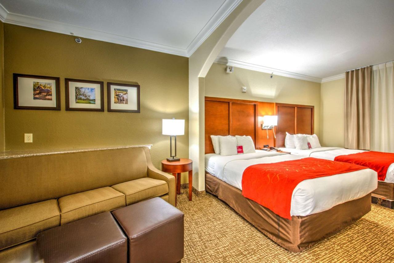 Queen Suite with Two Queen Beds at Comfort Suites Tomball Medical Center