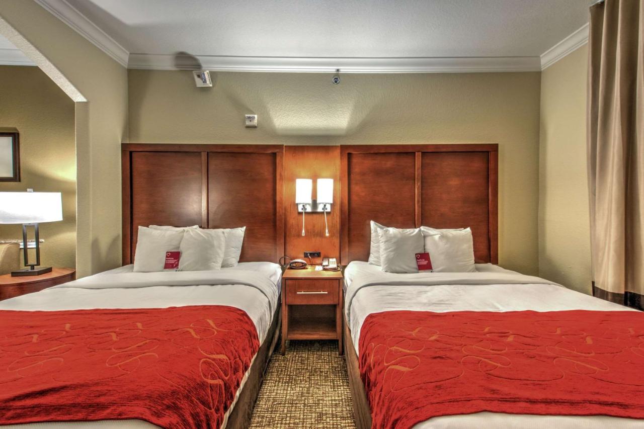 Queen Suite with Two Queen Beds at Comfort Suites Tomball Medical Center