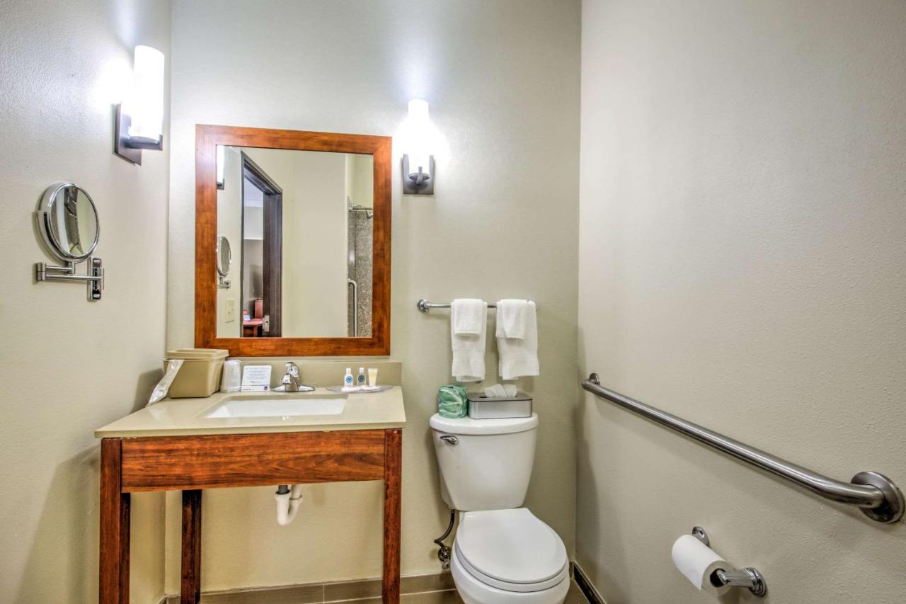Queen Suite with Two Queen Beds at Comfort Suites Tomball Medical Center