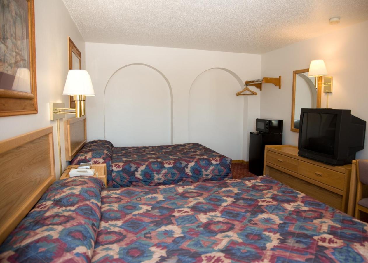 Queen Room with Two Queen Beds at North Country Inn & Suites