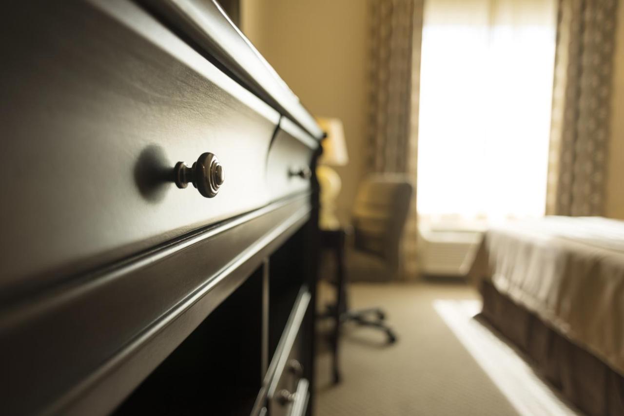 Queen Suite with Two Queen Beds - Disability Access at Ayres Hotel Orange