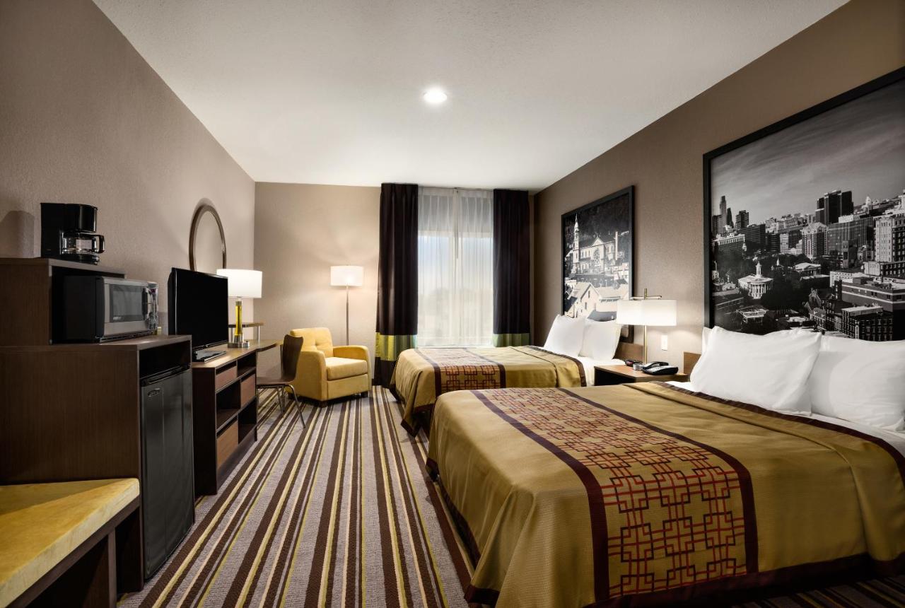Queen Room with Two Queen Beds - Non-Smoking at Super 8 by Wyndham Hershey Chocolate Avenue