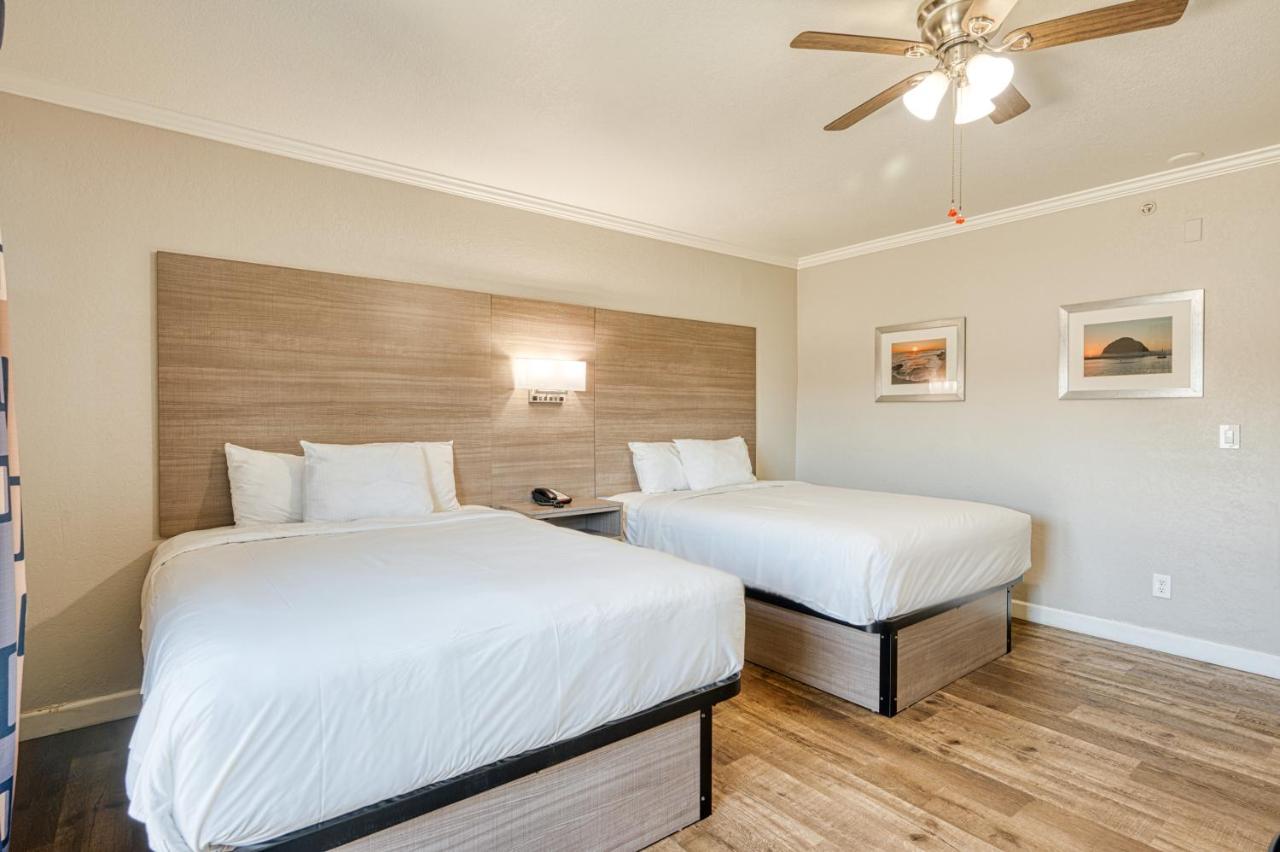 Queen Room with Two Queen Beds - Non-Smoking at Harbor House Inn Morro Bay