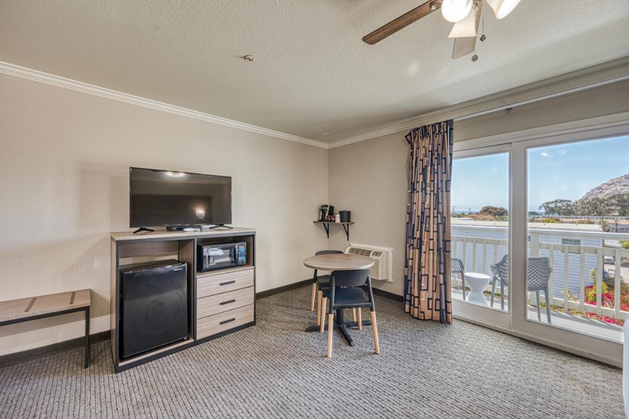 Deluxe King Room - Non-Smoking Ocean View at Harbor House Inn Morro Bay