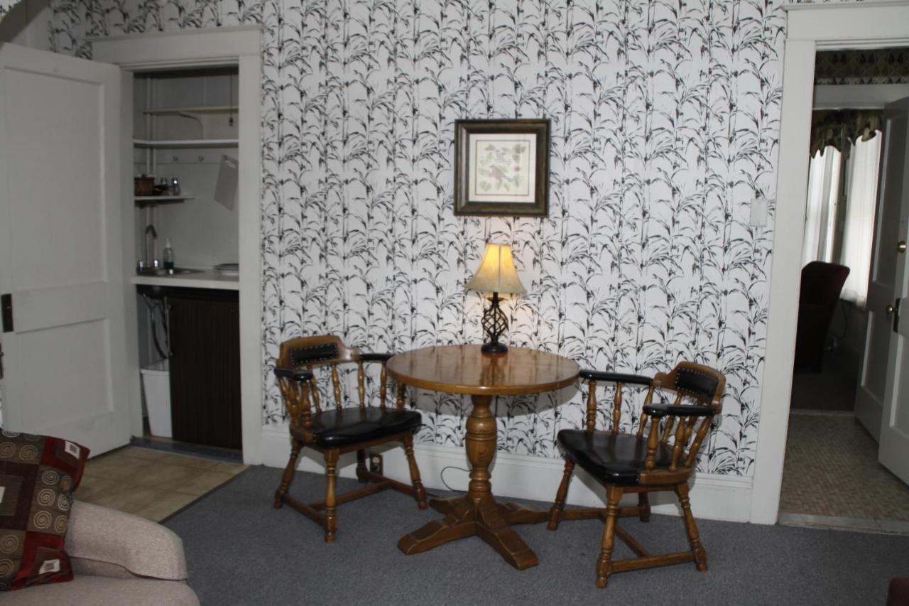 Deluxe King Suite at Hotel Coolidge