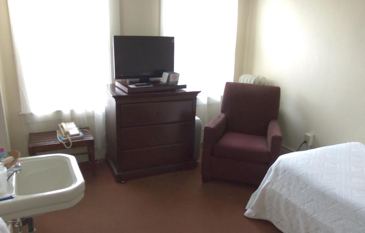 Double Room with Extra Bed at Hotel Coolidge