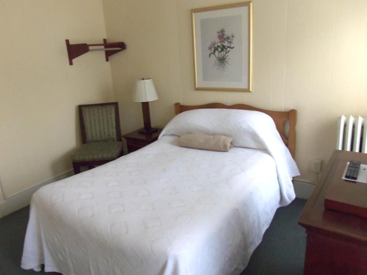 Budget Double Room at Hotel Coolidge