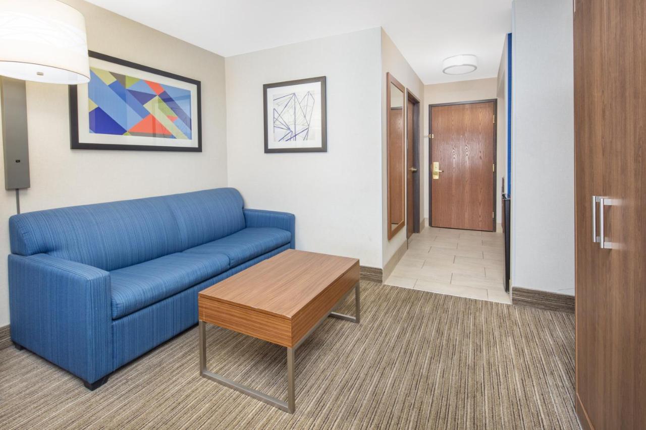 Queen Suite with Two Queen Beds - Non-Smoking at Holiday Inn Express Hotel & Suites Bishop by IHG