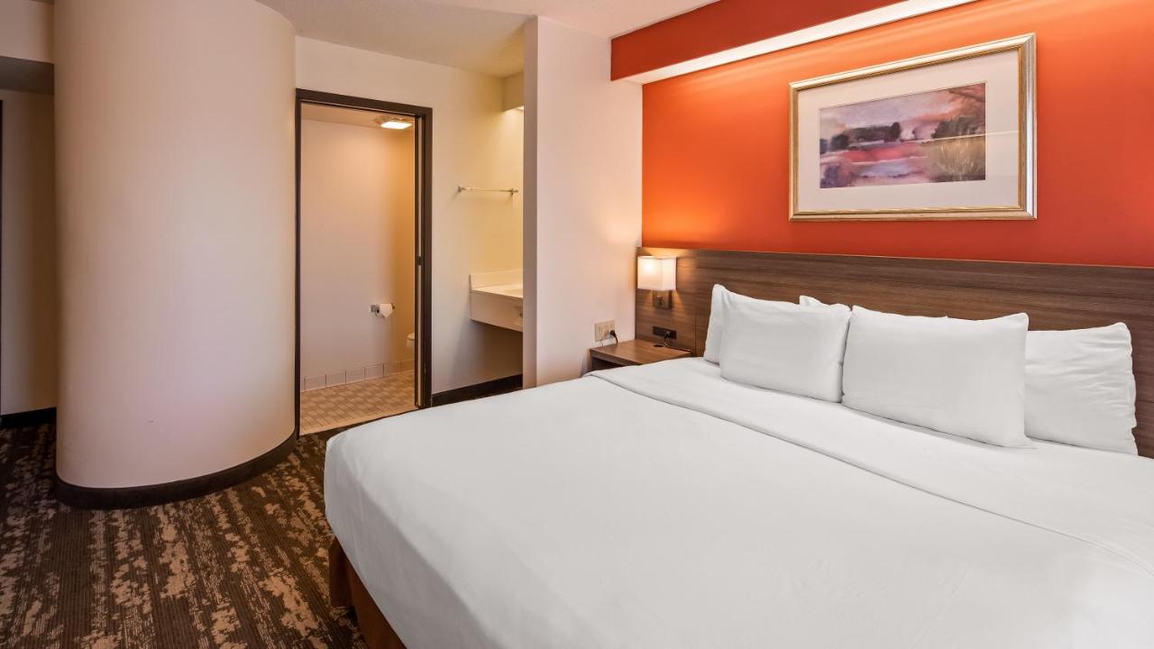 King Room with Street View at Charlevoix Inn & Suites SureStay Collection by Best Western