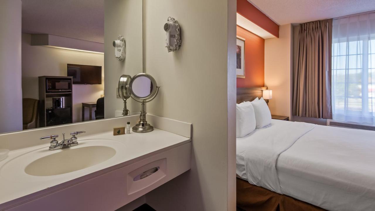 King Room with Street View at Charlevoix Inn & Suites SureStay Collection by Best Western