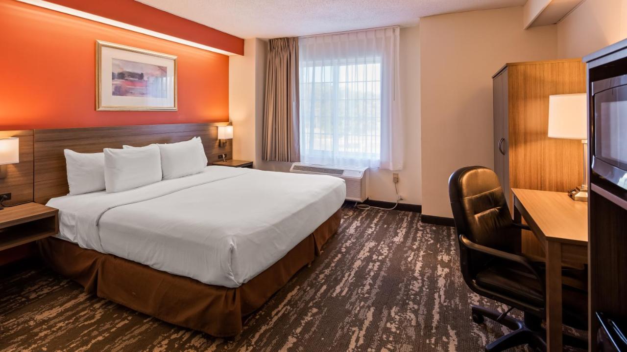 King Room with Street View at Charlevoix Inn & Suites SureStay Collection by Best Western