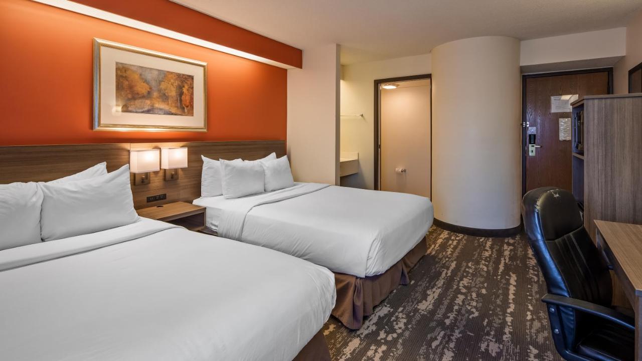 Queen Room with View at Charlevoix Inn & Suites SureStay Collection by Best Western