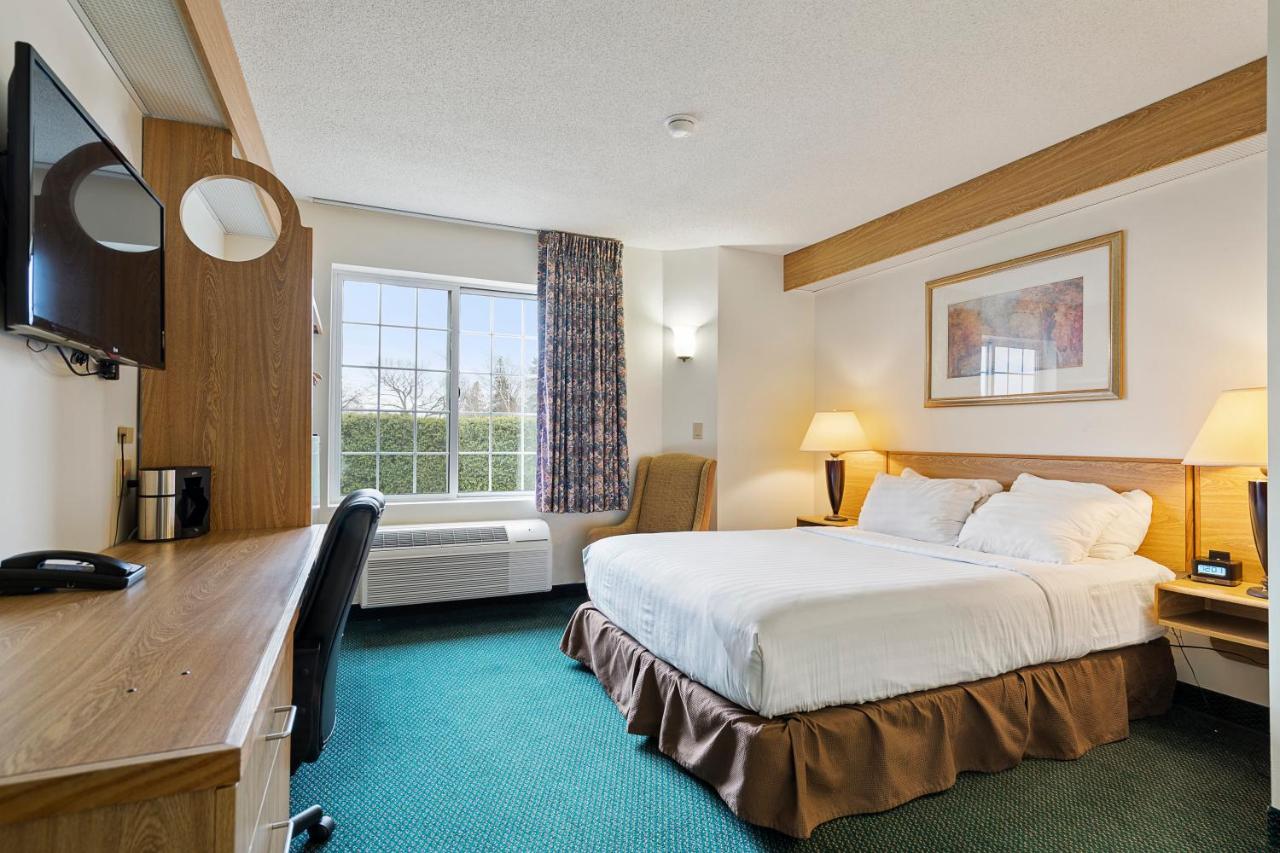 King Room with Street View at Charlevoix Inn & Suites SureStay Collection by Best Western