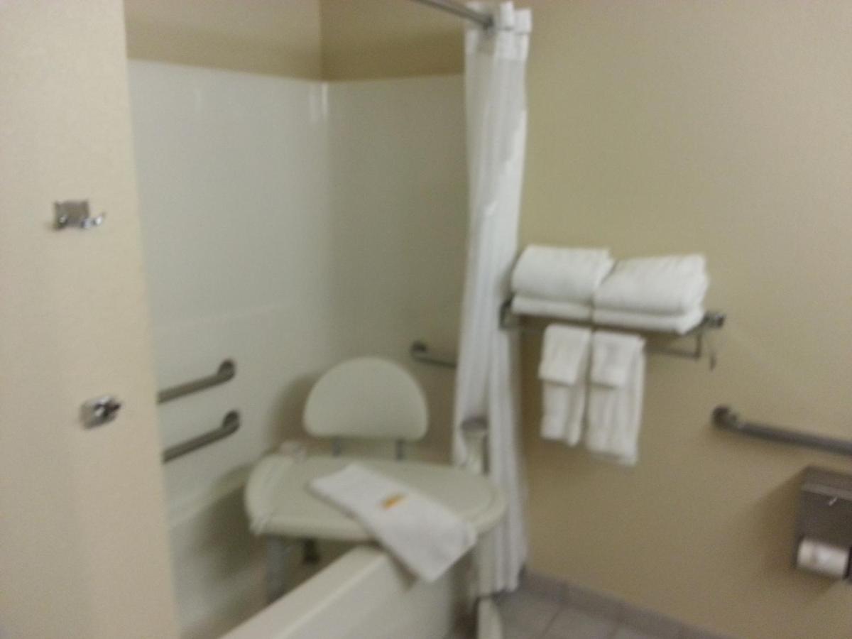King Room - Disability Access at Country Inn & Suites by Radisson, Sidney, NE
