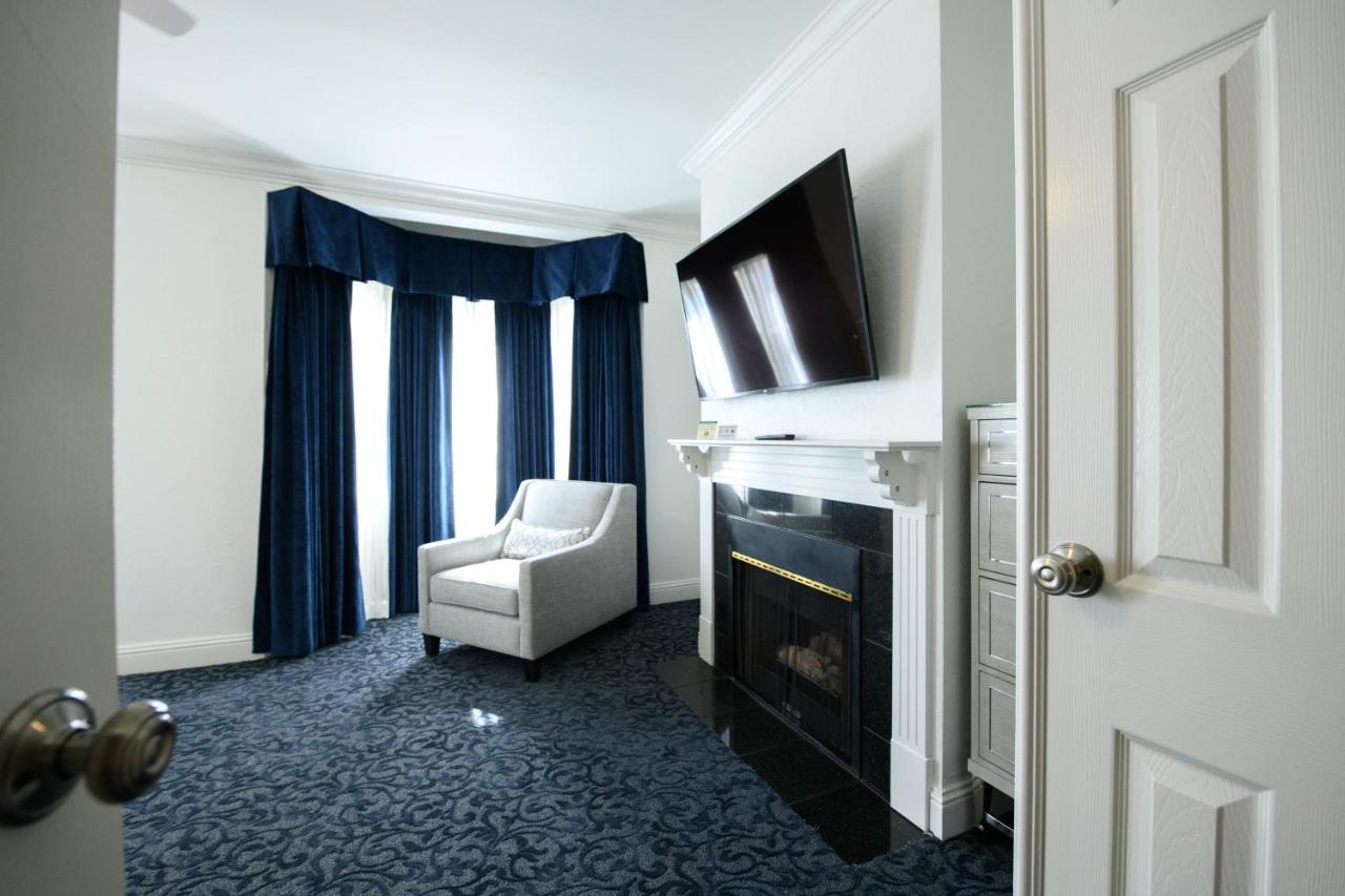Premier Suite with Balcony at The Horton Grand, Downtown/Gaslamp Quarter