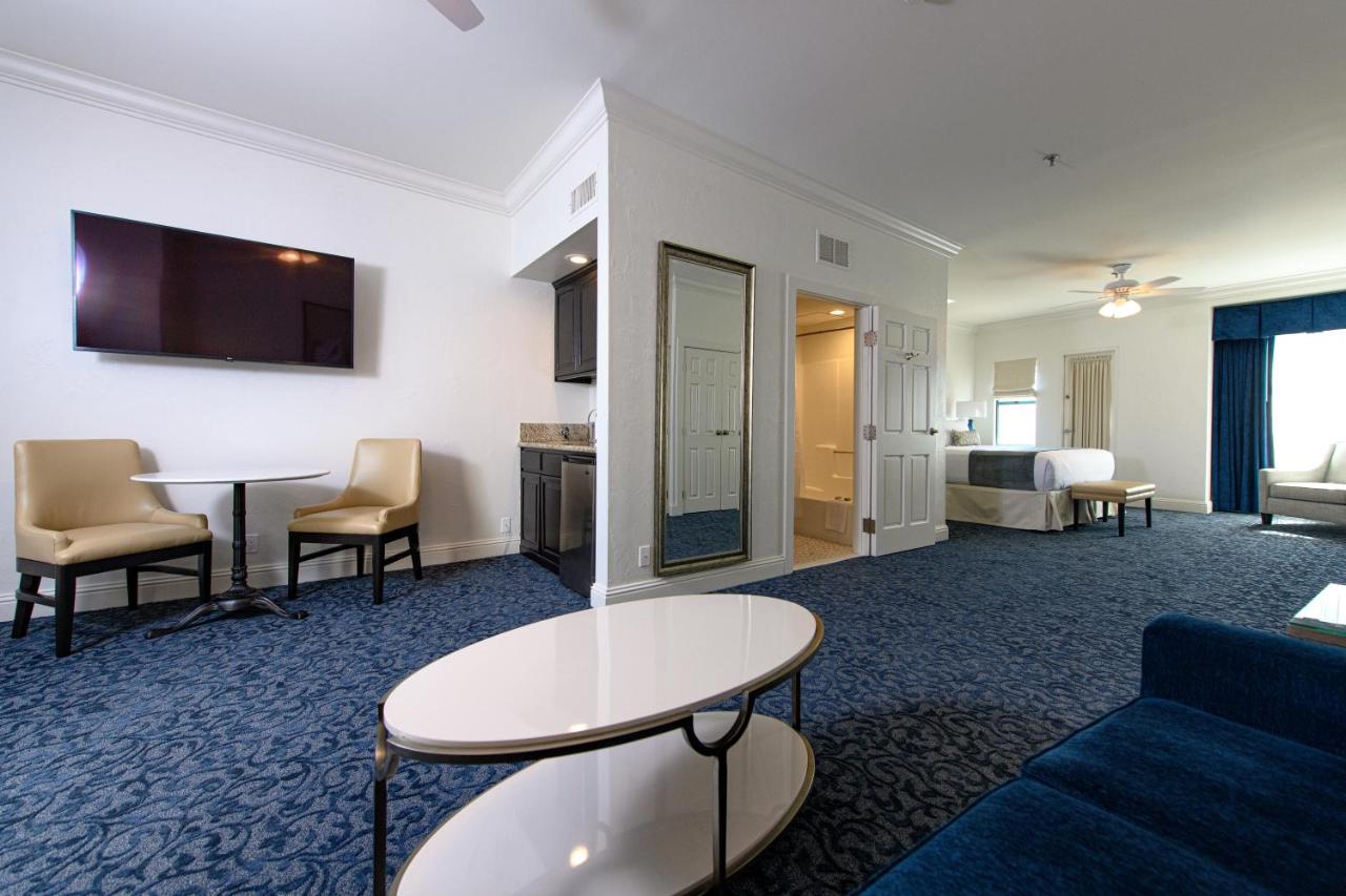 Premier Suite with Balcony at The Horton Grand, Downtown/Gaslamp Quarter
