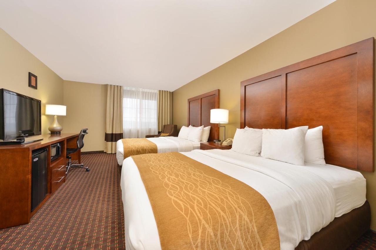 Queen Room with Two Queen Beds Interior Corridor - Non-Smoking at Comfort Inn & Suites Riverview near Davenport and I-80