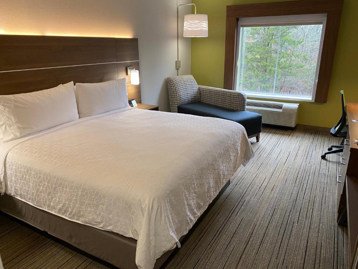 King Room - Non-Smoking at Holiday Inn Express Columbia by IHG