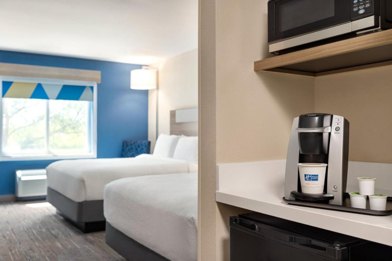 Queen Room with Two Queen Beds - Non-Smoking at Holiday Inn Express Hotel & Suites Fort Pierce West by IHG