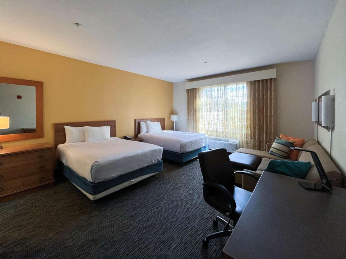 Deluxe Queen Room with Two Queen Beds - Non-Smoking at Studio 6 Carlsbad, CA