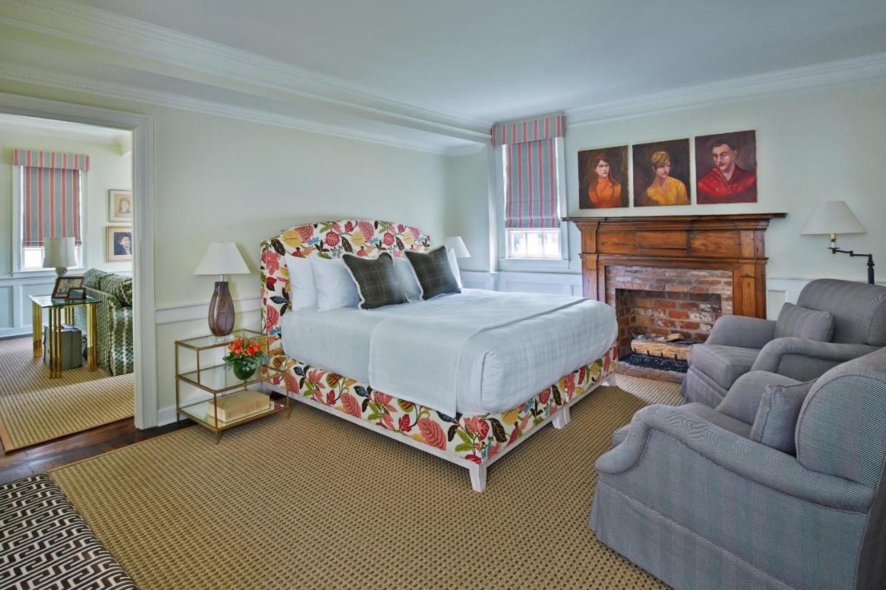 Deluxe Suite at Graduate Athens