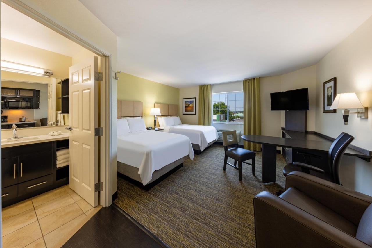 Queen Suite - Non-Smoking at Candlewood Suites South - Springfield, an IHG Hotel