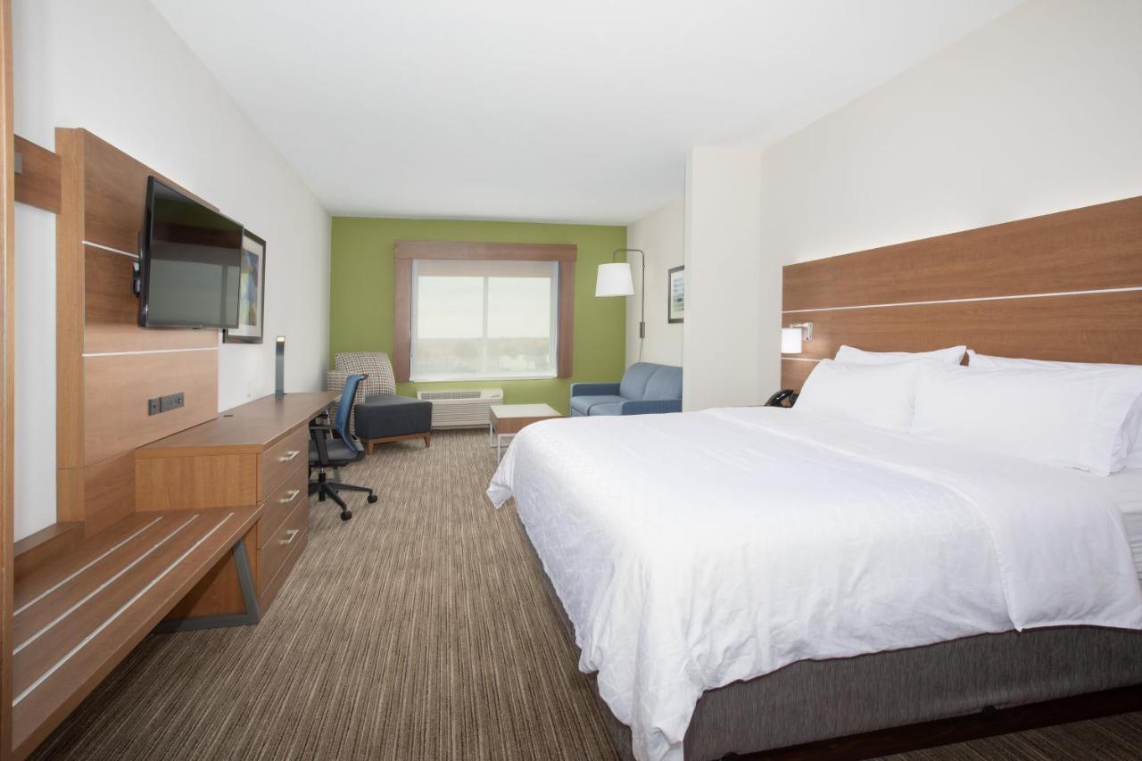 King Suite - Non-Smoking at Comfort Inn & Suites Goodland