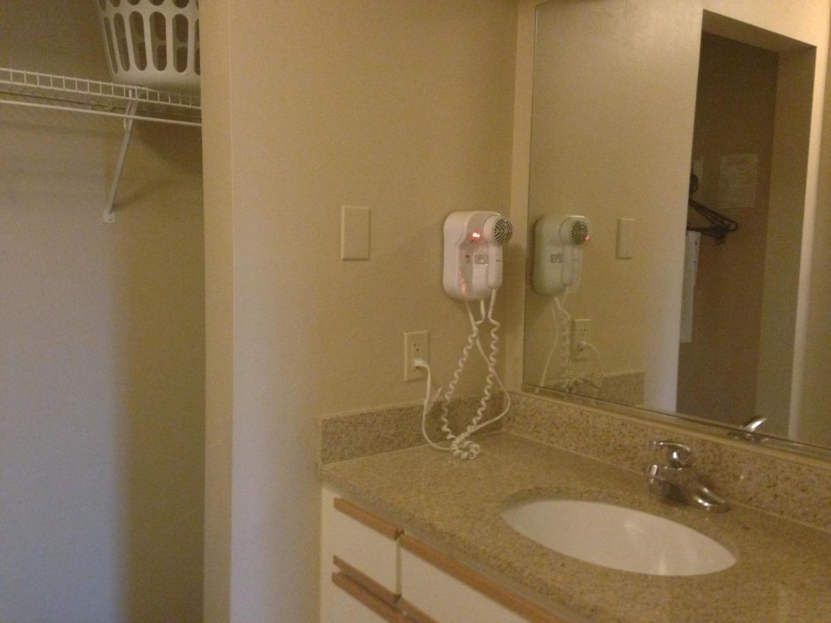 Queen Suite with Two Queen Beds at CrestHill Suites SUNY University Albany