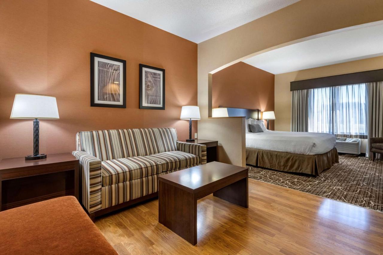 King Suite at Best Western Plus Chelsea Hotel