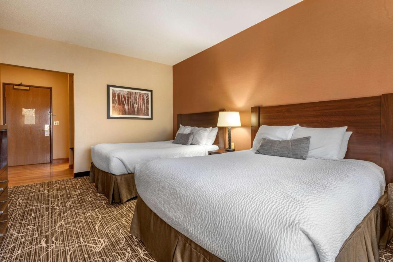 Queen Room with Two Queen Beds - Non-Smoking at Best Western Plus Chelsea Hotel