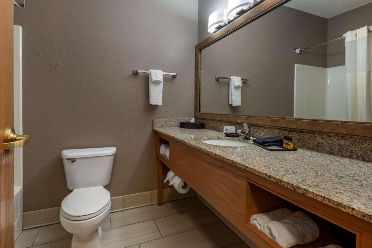 King Room at Best Western Plus Chelsea Hotel