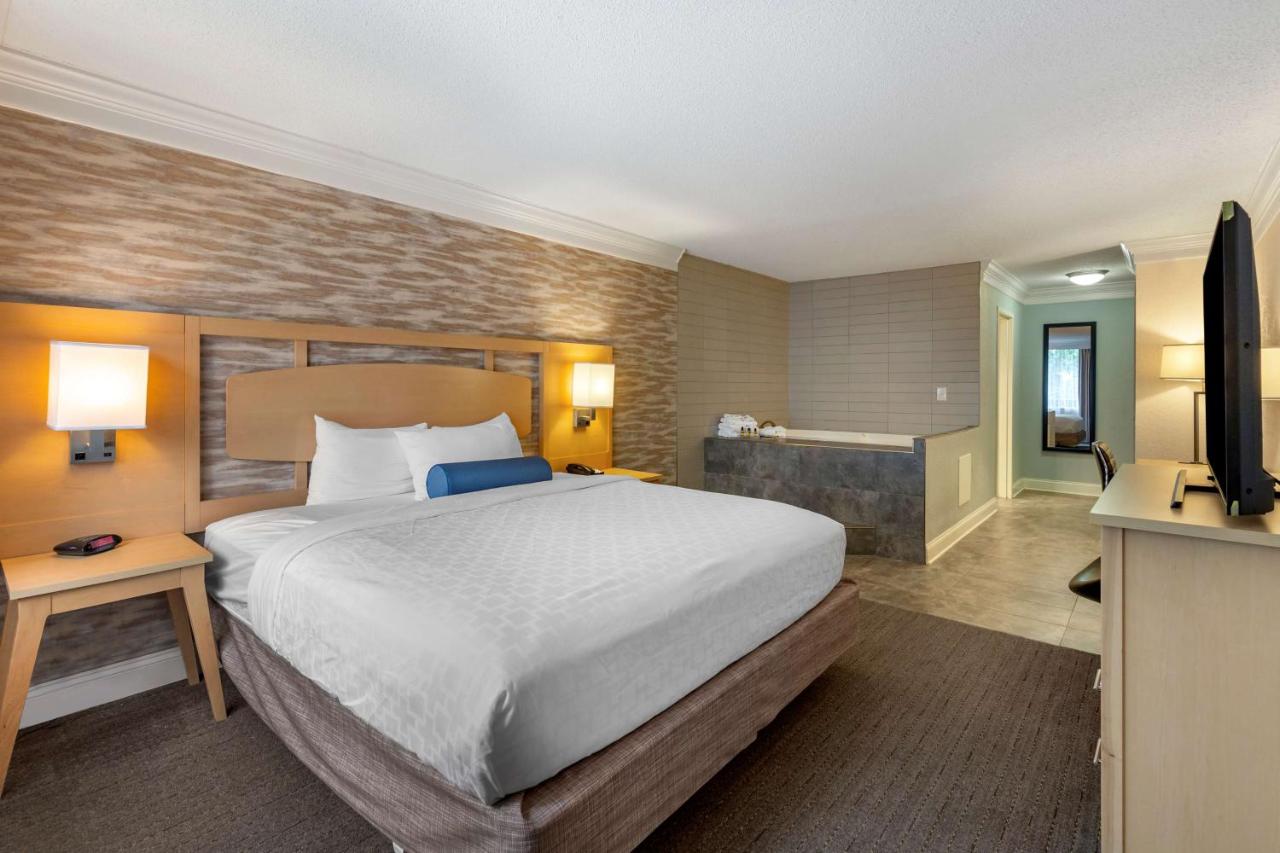 King Suite at Best Western Plus University Inn