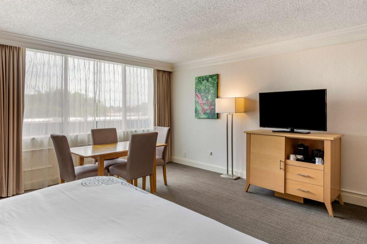 Large King Room at Best Western Plus University Inn