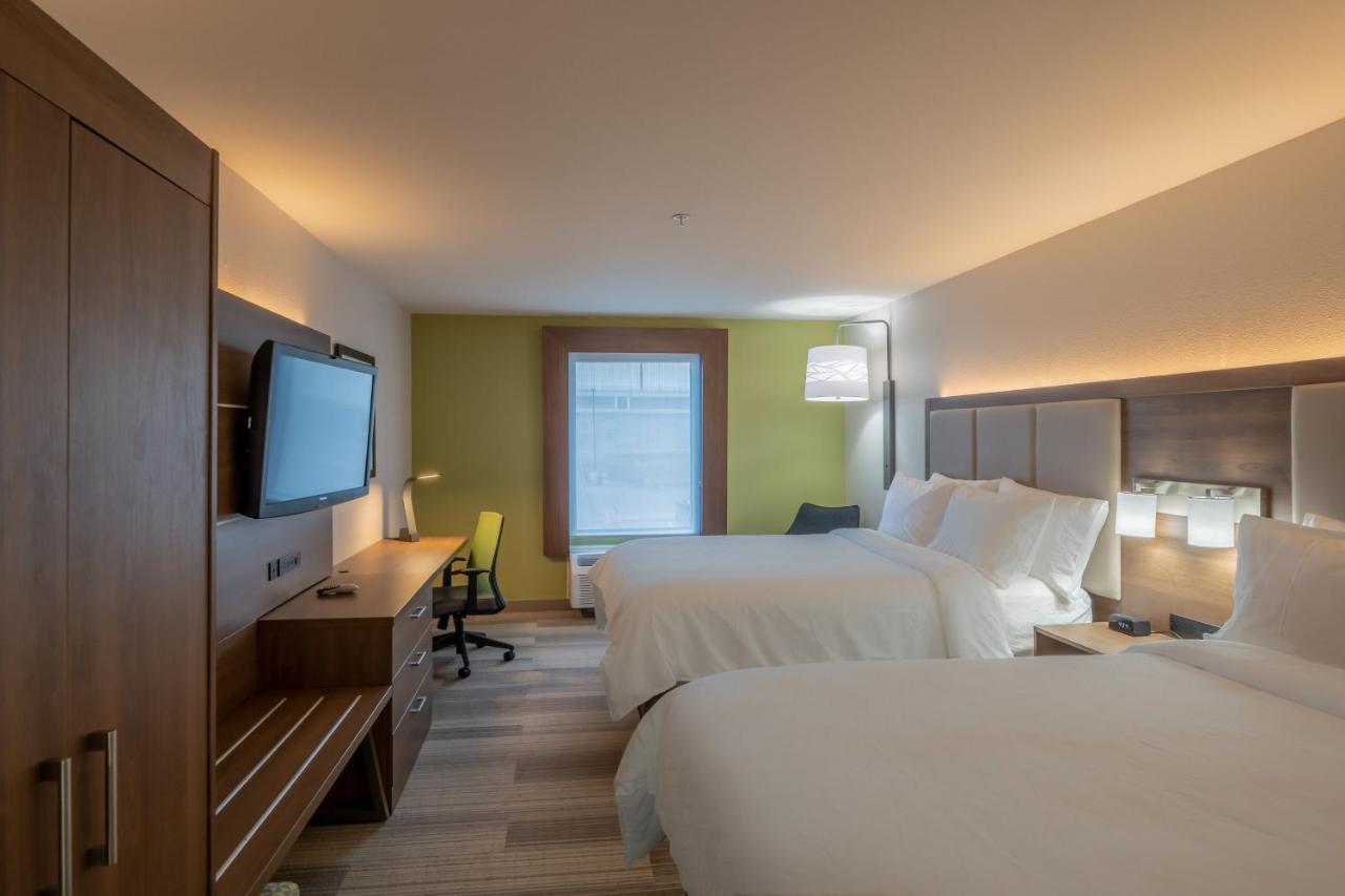 Standard Queen Room with Two Queen Beds at Holiday Inn Express & Suites N Waco Area - West, an IHG Hotel