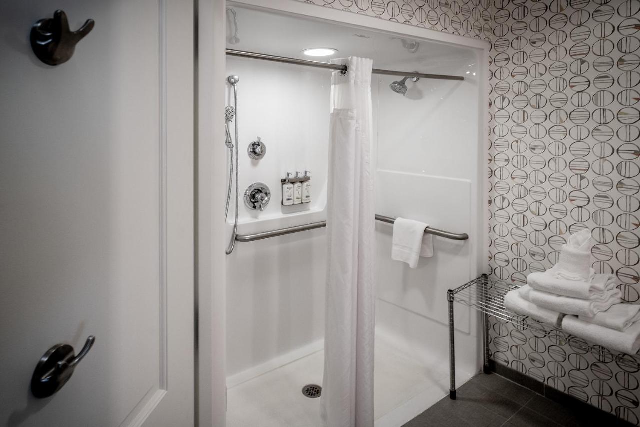 Suite - Mobility Access Roll in Shower/Non-Smoking at Holiday Inn Hotel & Suites Beckley by IHG