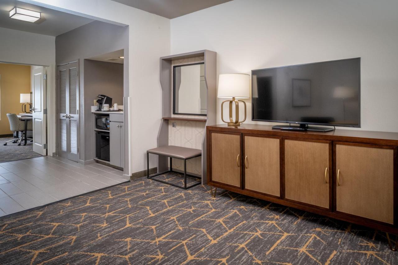 King Suite - Non-Smoking at Holiday Inn Hotel & Suites Beckley by IHG