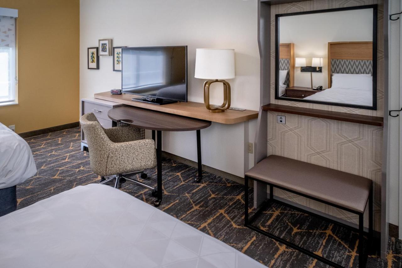 Queen Suite - Non-Smoking at Holiday Inn Hotel & Suites Beckley by IHG