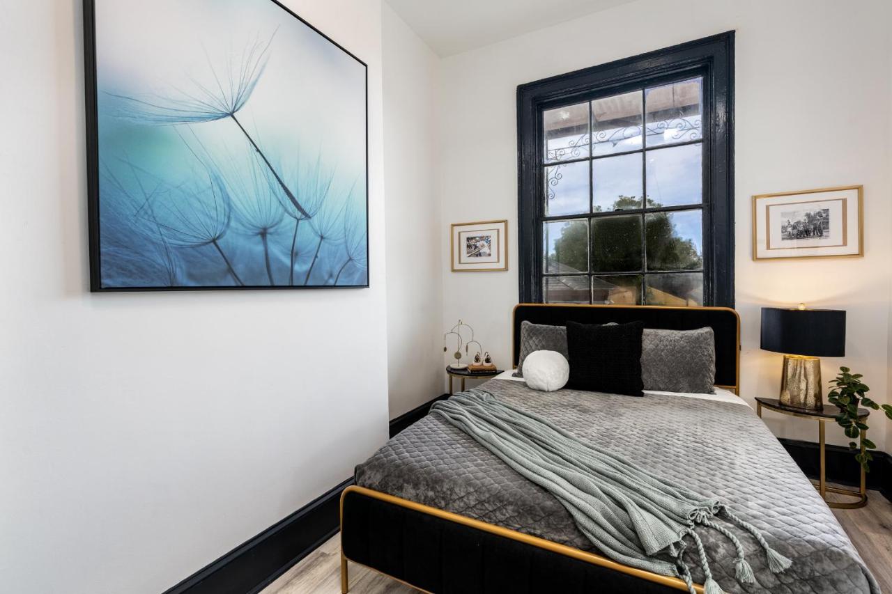 Three-Bedroom Apartment at Saint Philip French Quarter