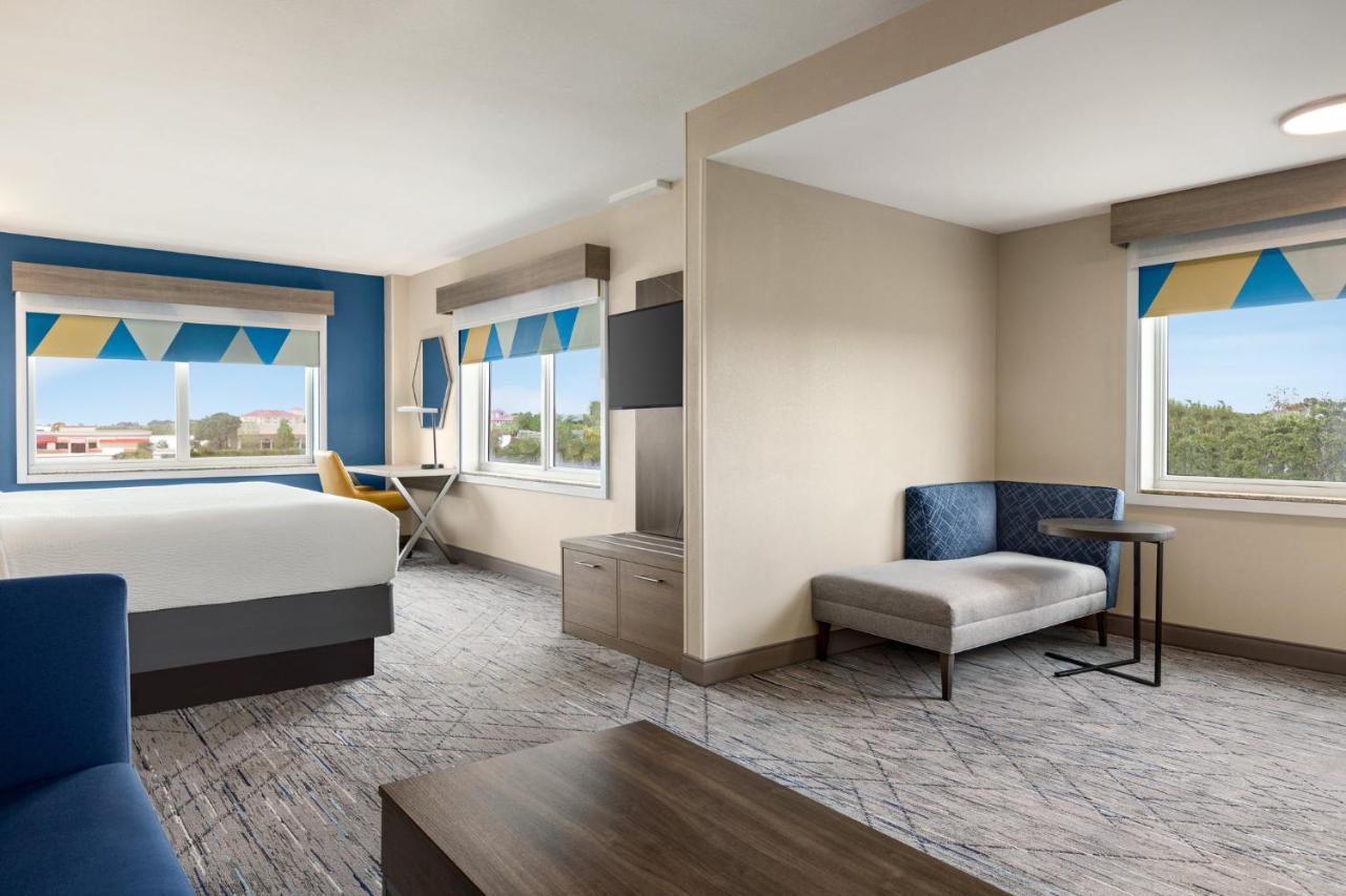 Deluxe King Suite - Non-Smoking at Holiday Inn Express Hotel & Suites Fort Pierce West by IHG