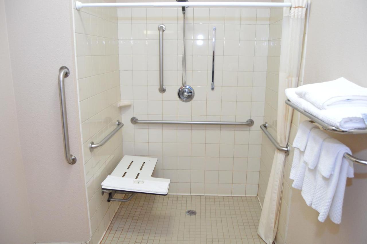 Queen Room - Mobility Accessible/Non-Smoking at Quality Inn Coralville - Iowa River Landing